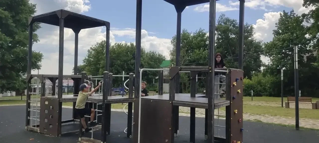 📍 В нашем лагере продолжаются яркие и насыщенные летние дни!

🏸 Седьмой день смены прошёл на свеже
