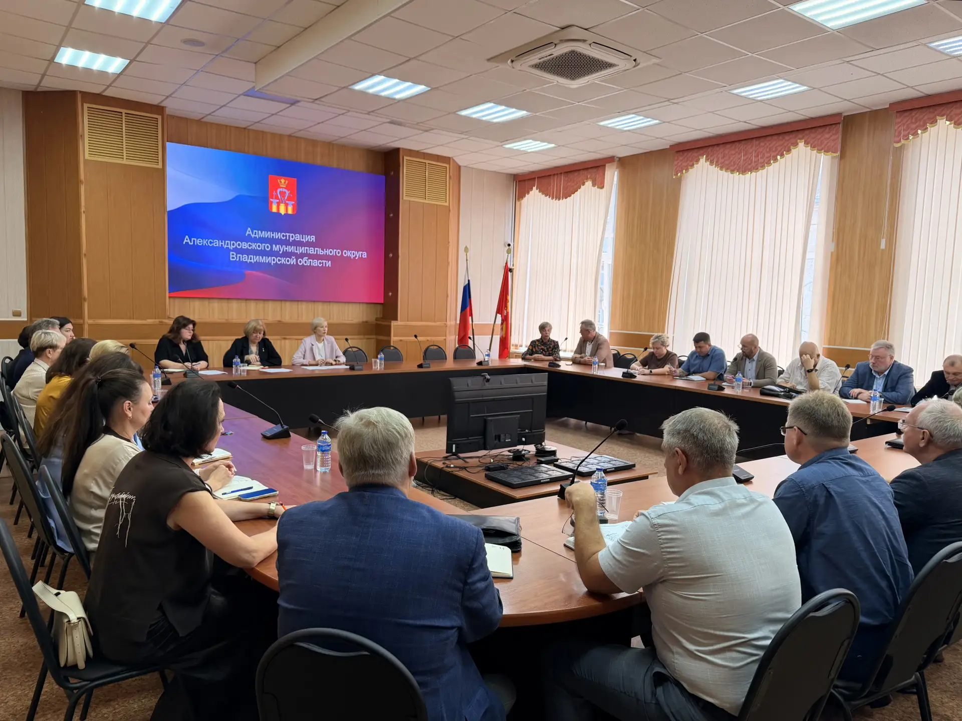 На планёрке у главы: итоги праздников и приоритетные задачи