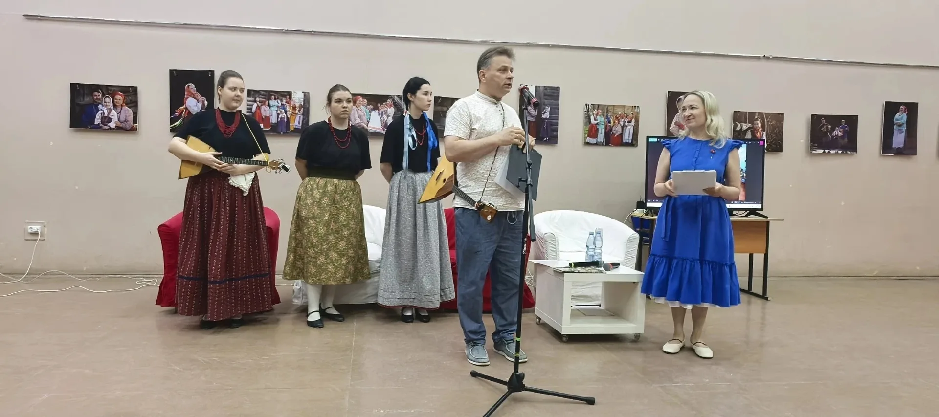 НАША ШКОЛА 
НАШИ ПРЕПОДАВАТЕЛИ 

11 июня руководители народного коллектива детского фольклорного анс
