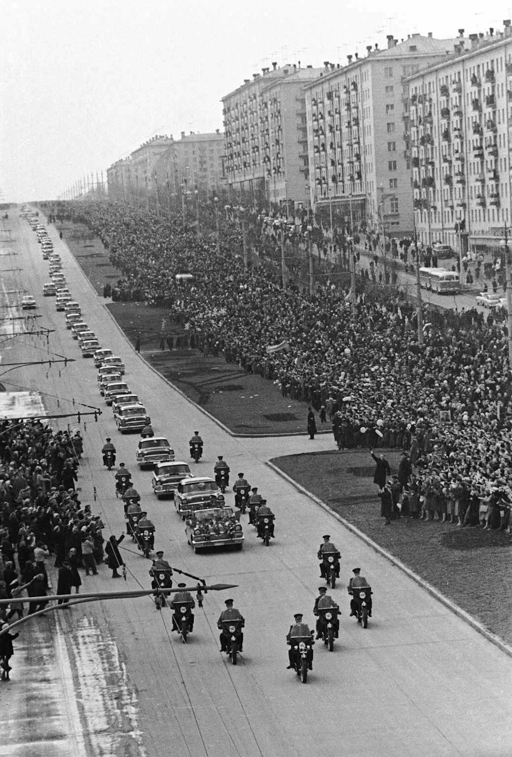14 апреля 1961 года, через два дня после исторического полёта в космос, майор советских ВВС Юрий Але