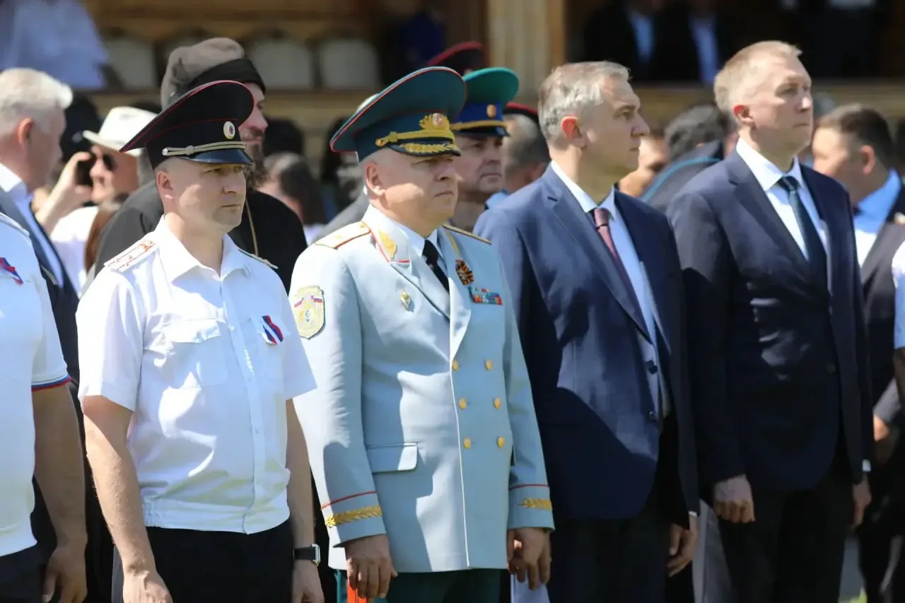 В Туве сотрудники МЧС России приняли участие в патриотической акции

🇷🇺 Начальник Главного управле