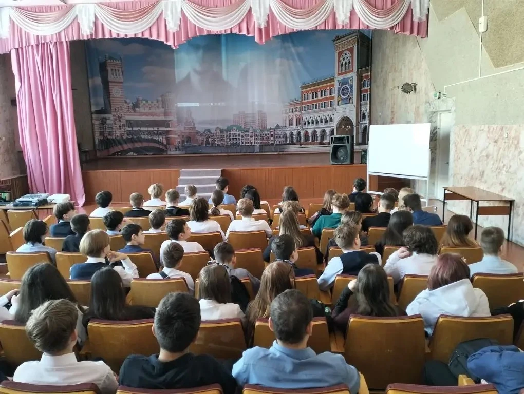 🎬 Просмотр документального фильма «Предательство» 🎬  На этой неделе в актовом зале нашего лицея прош