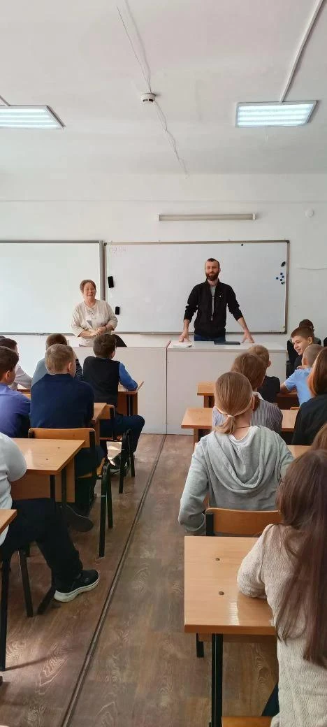✅Сегодня в нашей школе состоялась встреча учащихся 5-8 классов, педагогов  с  Руководит...
