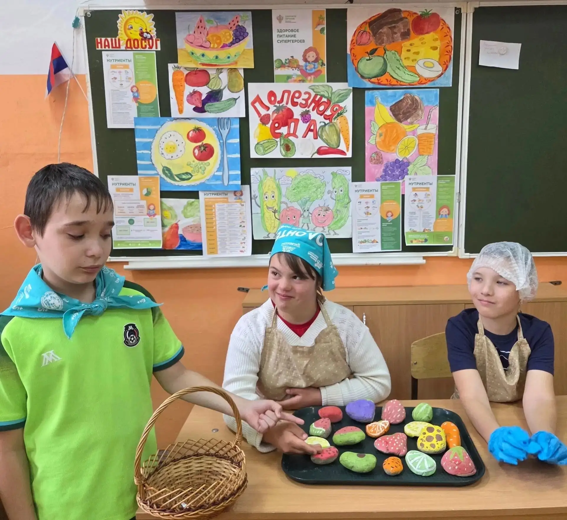 ☀️ Витаминная живопись на камнях! ☀️

Кисти, гуашь, камни и… сочные плоды! 🍍🍓🍋🍉🍌🍏🍒
Ребята из 