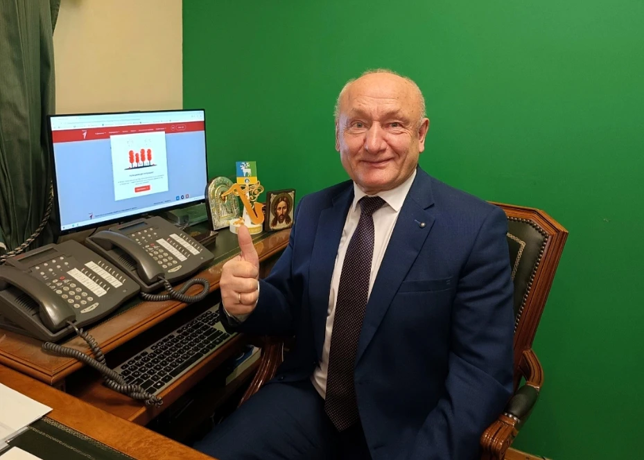 🎉 Сегодня свой День рождения празднует Глава Белоярского района Сергей Петрович Маненков! От имени 