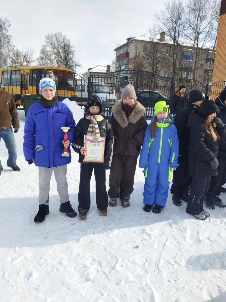 18 февраля в областных дестко - юношеских любительских соревнованиях по биатлону команду нашей школы