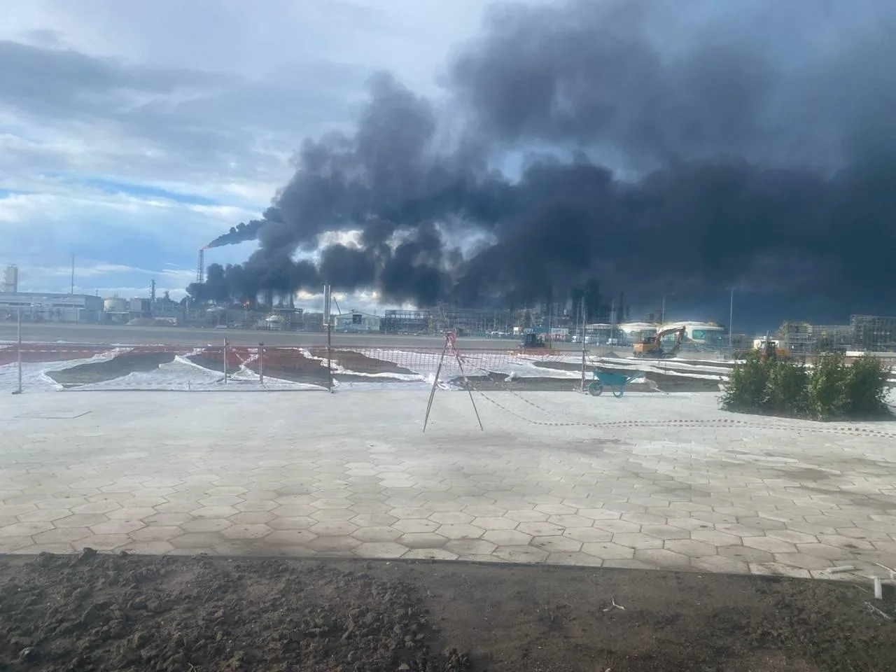 💥 Взрыв прогремел на Амурском ГХК: один человек погиб, более 100 пострадали – ЧП случи...