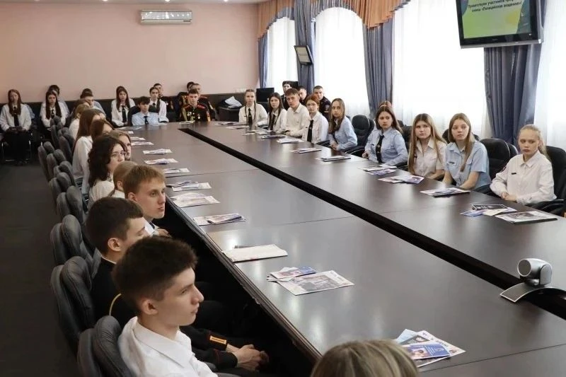 С 21 по 25 апреля на базе СОК «Зеленые горки»  проходила профильная смена «Полицейская ...
