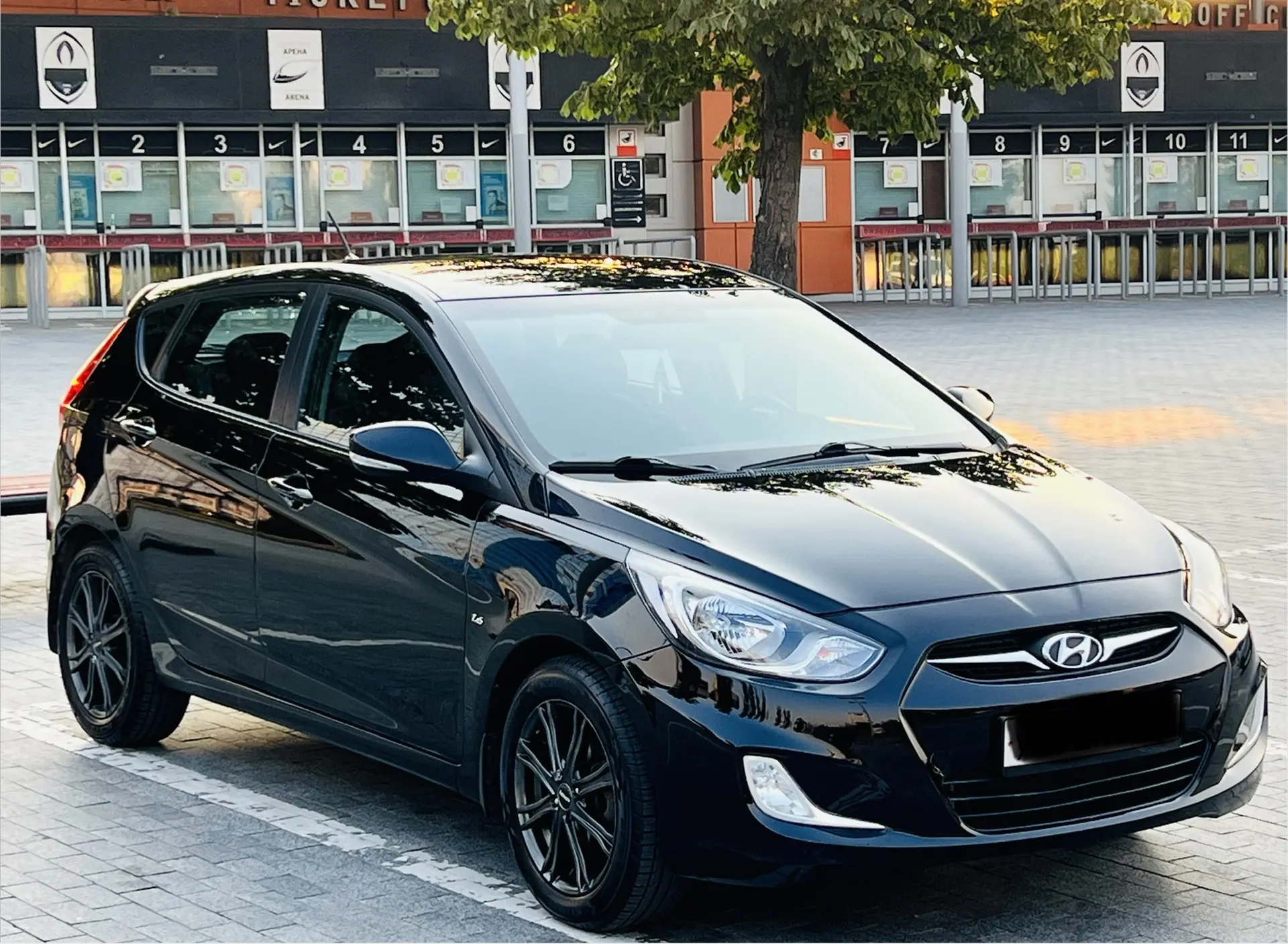 🚗 Hyundai Solaris
🚀 Обьем: 1.6 бензин
🐎 136.000 км подтвержденный!
⛽️ Топливо: Бензин 
🚅АКПП: Ав