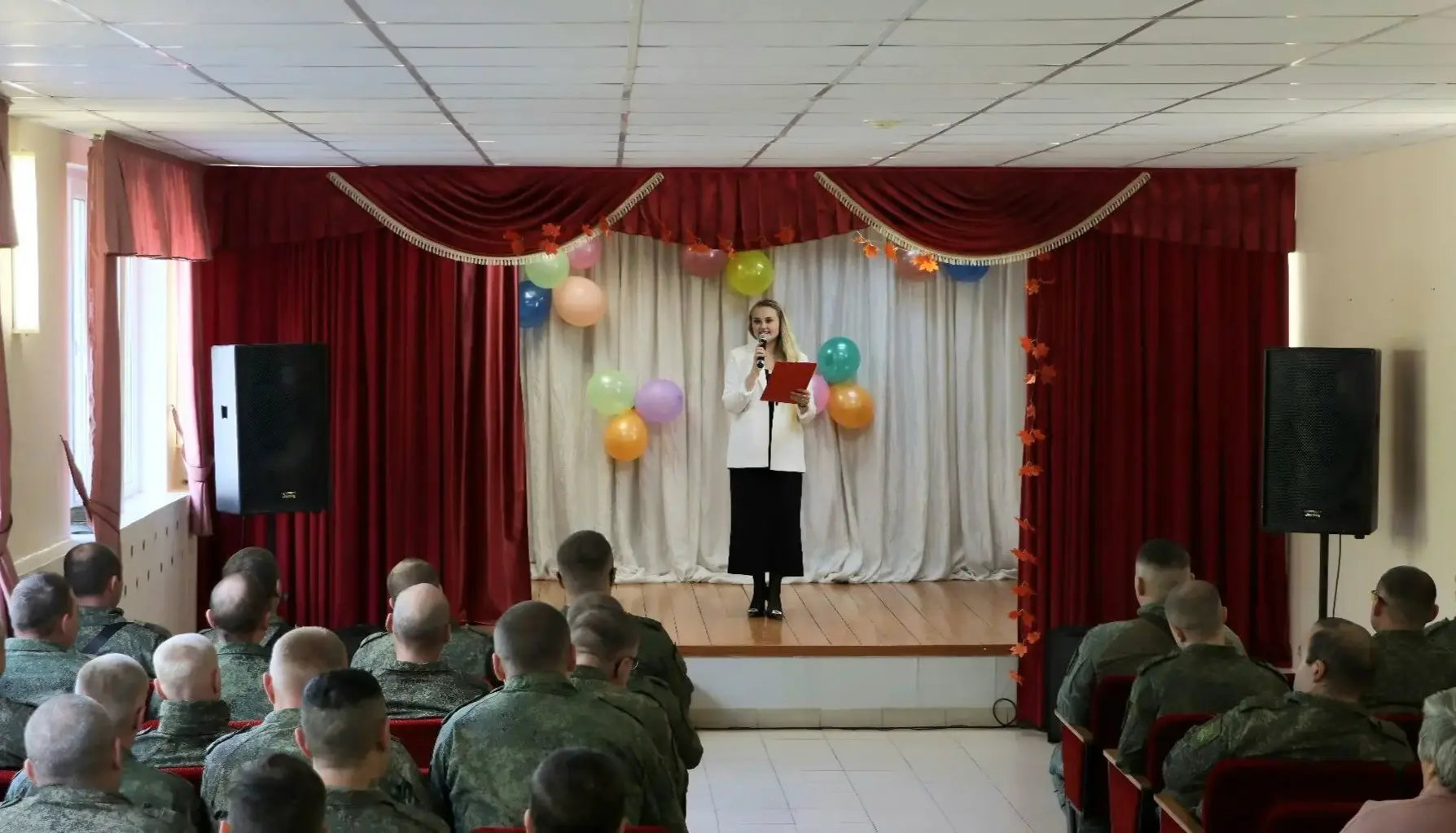 Песня жить и служить помогает! 🎶