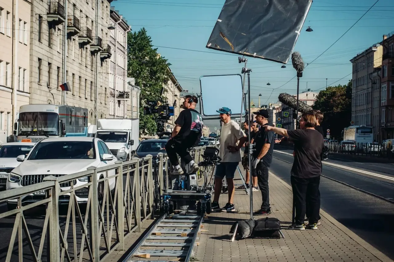 Москва, Ташкент, Лондон: как Петербург играет в кино