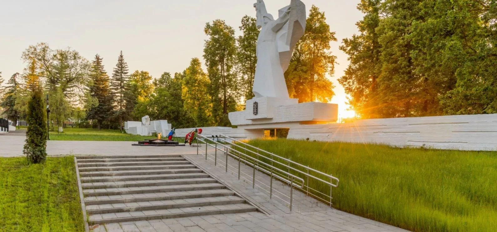 юня — день памяти. Пройдите по этому пути, остановитесь у каждого памятника, вспомните....