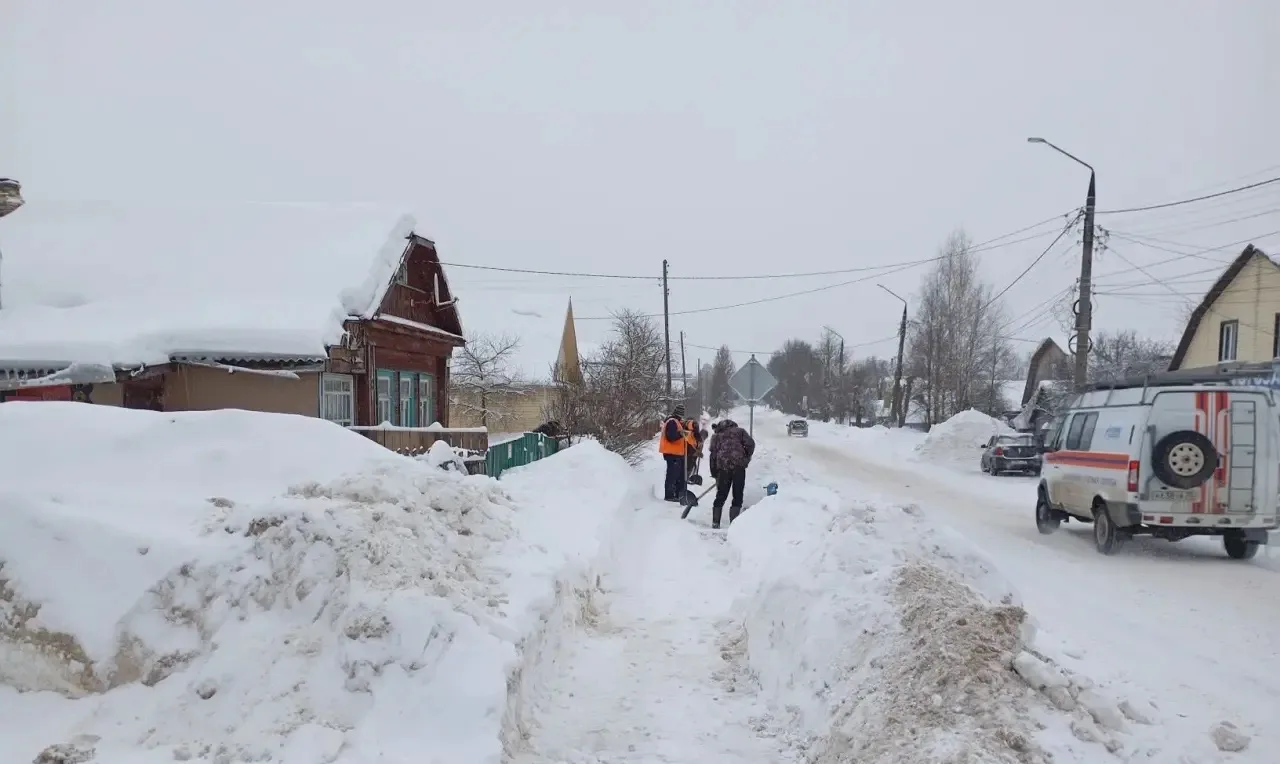 Круглосуточно, без перерывов и выходных. ⏰  ❄️Осадки закончились, но работа по уборке последствий сн