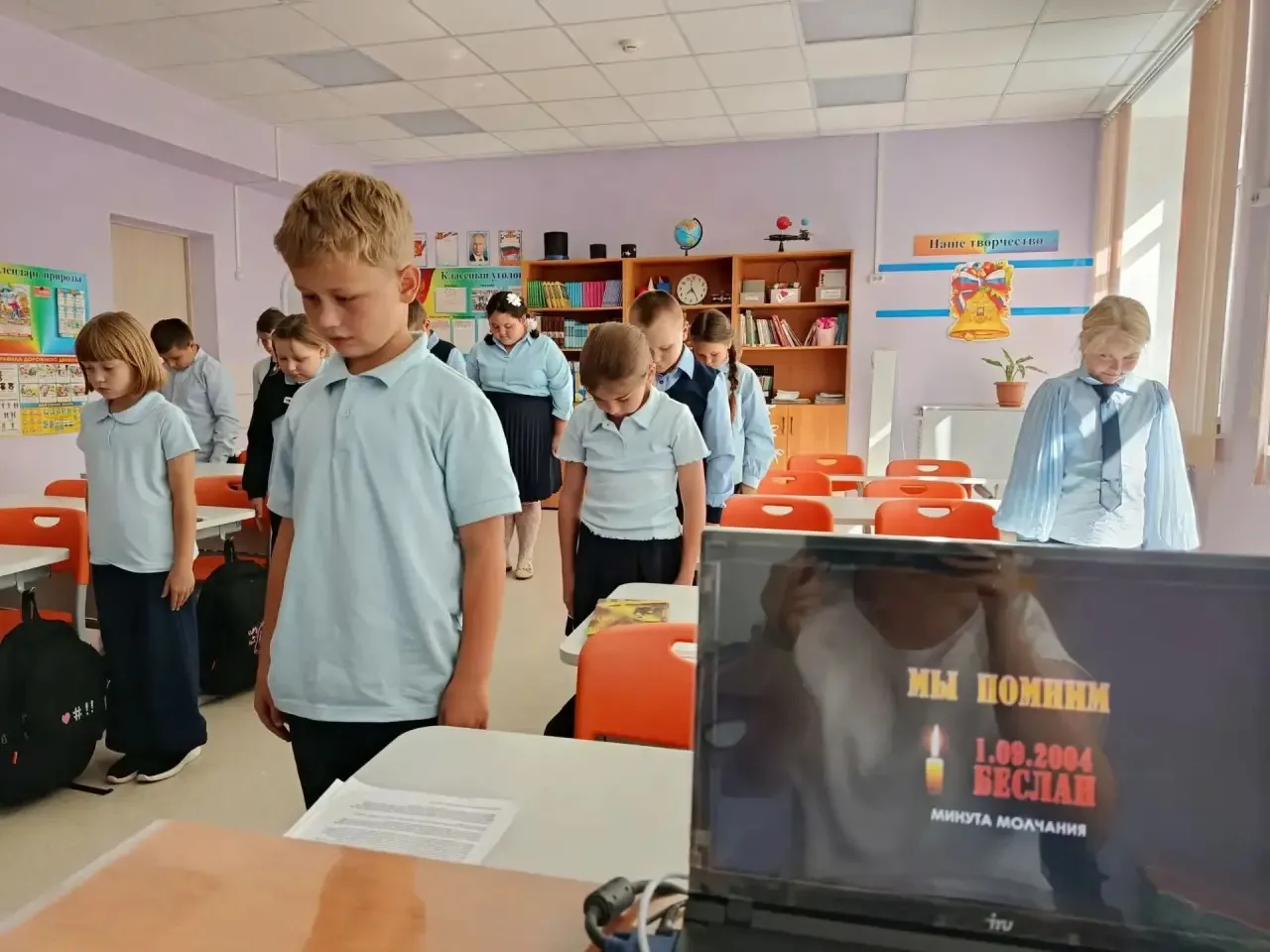 🕯️ Сегодня в нашей школе прошли классные часы, посвящённые трагедии в Беслане.