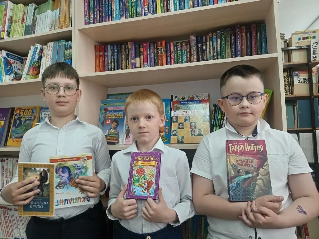 📚 Друзья, акция книгодарения "Книжная радуга" продолжается. Принять участие в акции уже успели учени