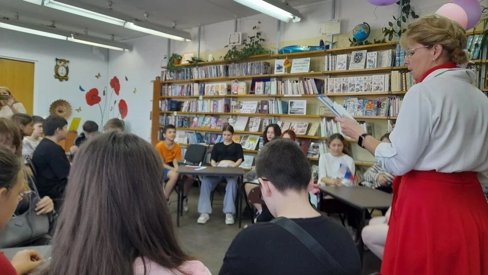 Наши ребята из школьного лагеря 6-7 классов провели этот день с пользой!

Сначала мы отправились в Д