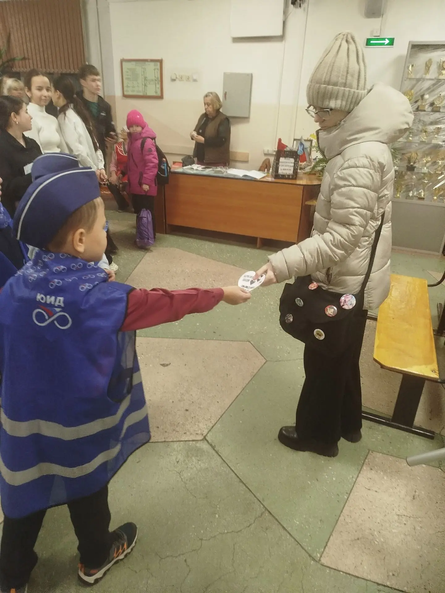 🚦❤️ Сегодня наш отряд ЮИД вместе с заместителем директора по безопасности жизнедеятельности и воспит
