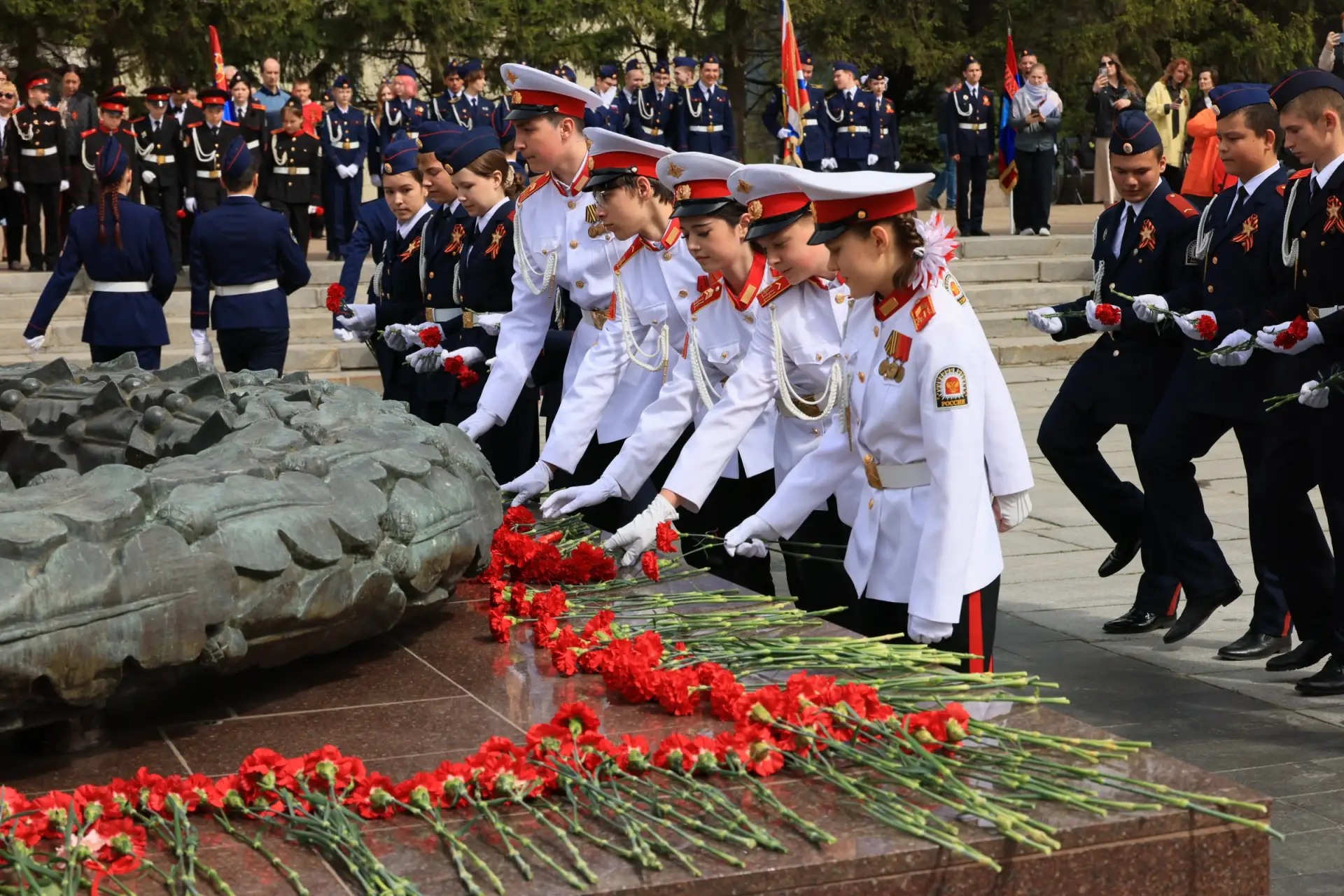 🇷🇺В Челябинске у Вечного огня заступил Почётный караул: стартовала «Вахта Памяти – 2026»  ⭐5 мая в С