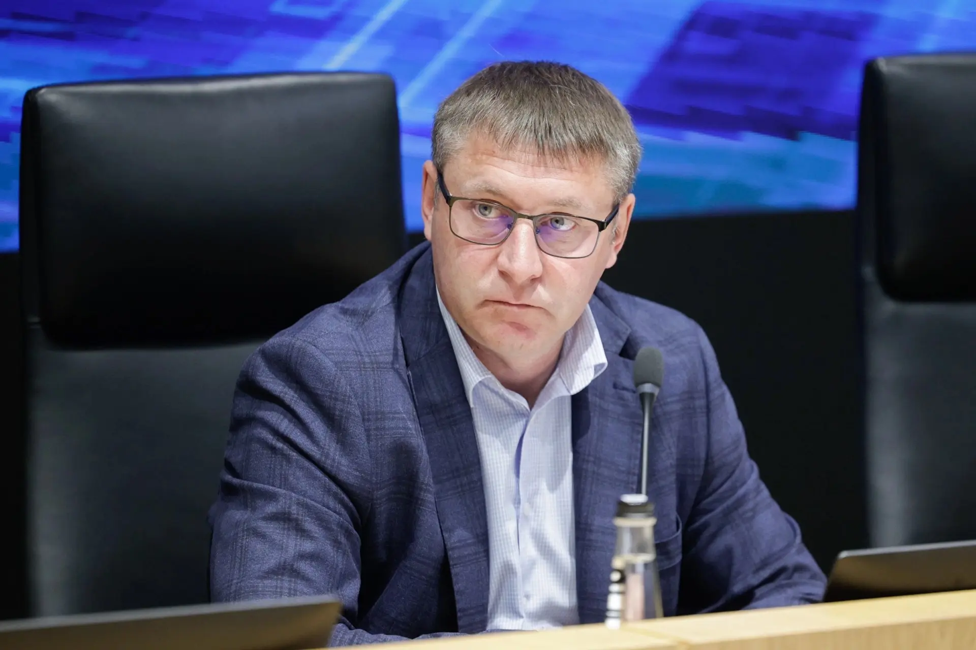 «Кружочки» записывать не будет: Александр Шуваев — о Гладкове, приказах и победах.