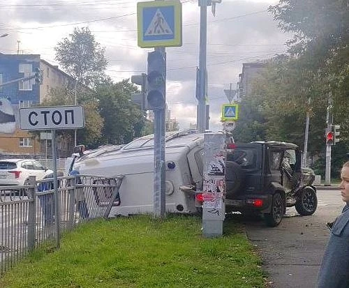 🚑 Скорая столкнулась с внедорожником в Екатеринбурге