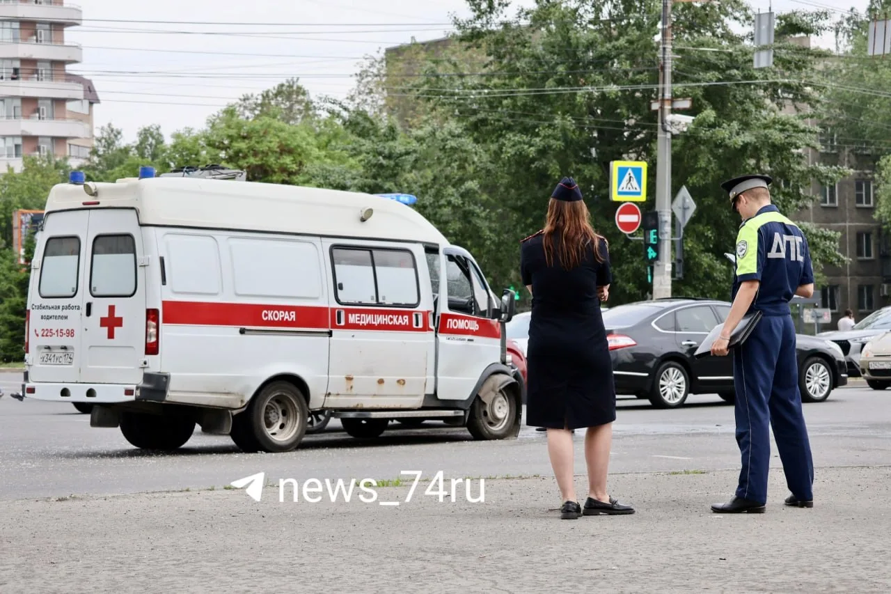 🚨 ПАЗик врезался в машину скорой помощи  Столкновение произошло на перекрестке ул. Курчатова и ул. В