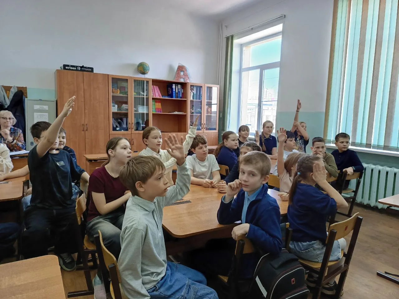 ДОРОЖНАЯ АЗБУКА  🚦В рамках проекта «БлагоТвори» трека «Добровольчество» ученицы МОУ СШ №3 Екатерина 
