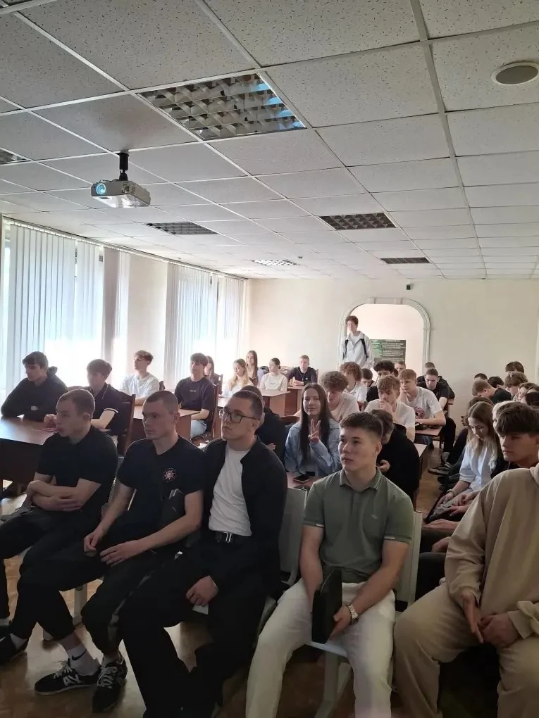 2 июня в училище состоялась встреча наших студентов первого и второго курса с психологом НОКНД Киров