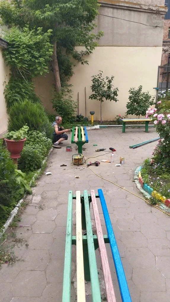 🪑 Новый облик дворовых скамеек: уют для каждого!
