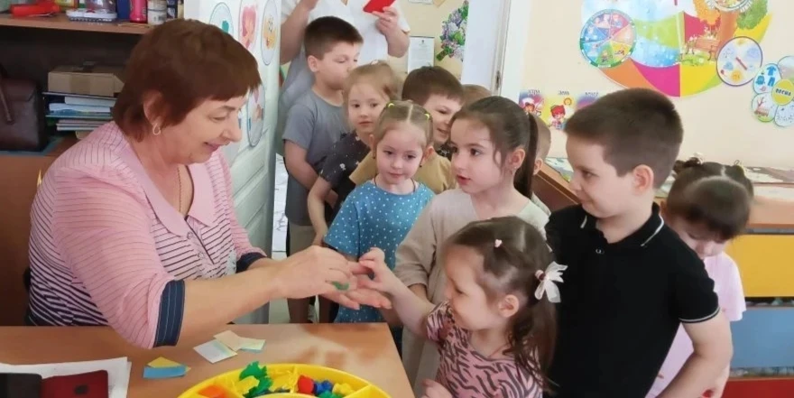 В нашем детском саду стало доброй традицией показывать кукольные спектакли для ребят. К...