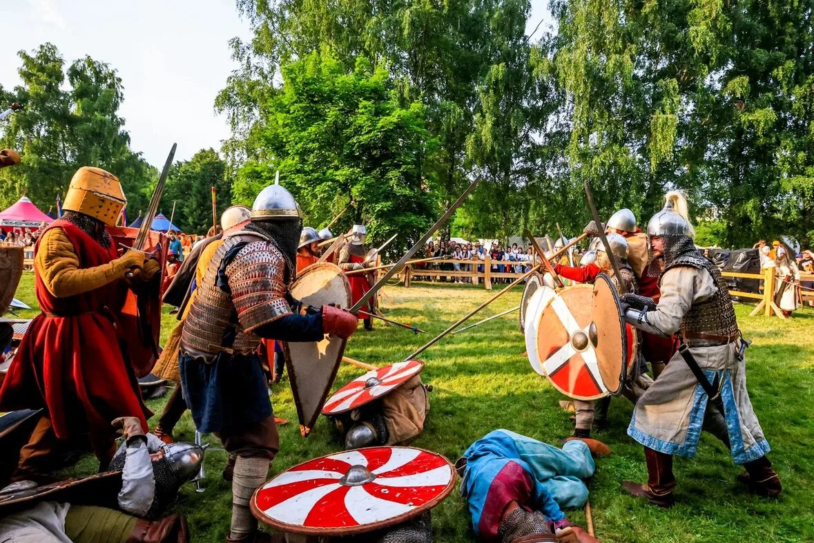 Как классно провести последний день выходных — рассказываем!

⚔️ Успеть совершить путешествие в прош