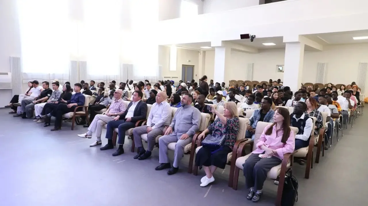 🌍 Единый ритм Африки: праздник дружбы и культурного единства В КалмГУ состоялся яркий и запоминающий