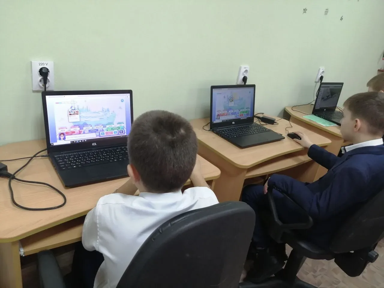 ✨ Урок цифры в Мирнинской школе: как алгоритмы помогают находить нужное каждому ✨