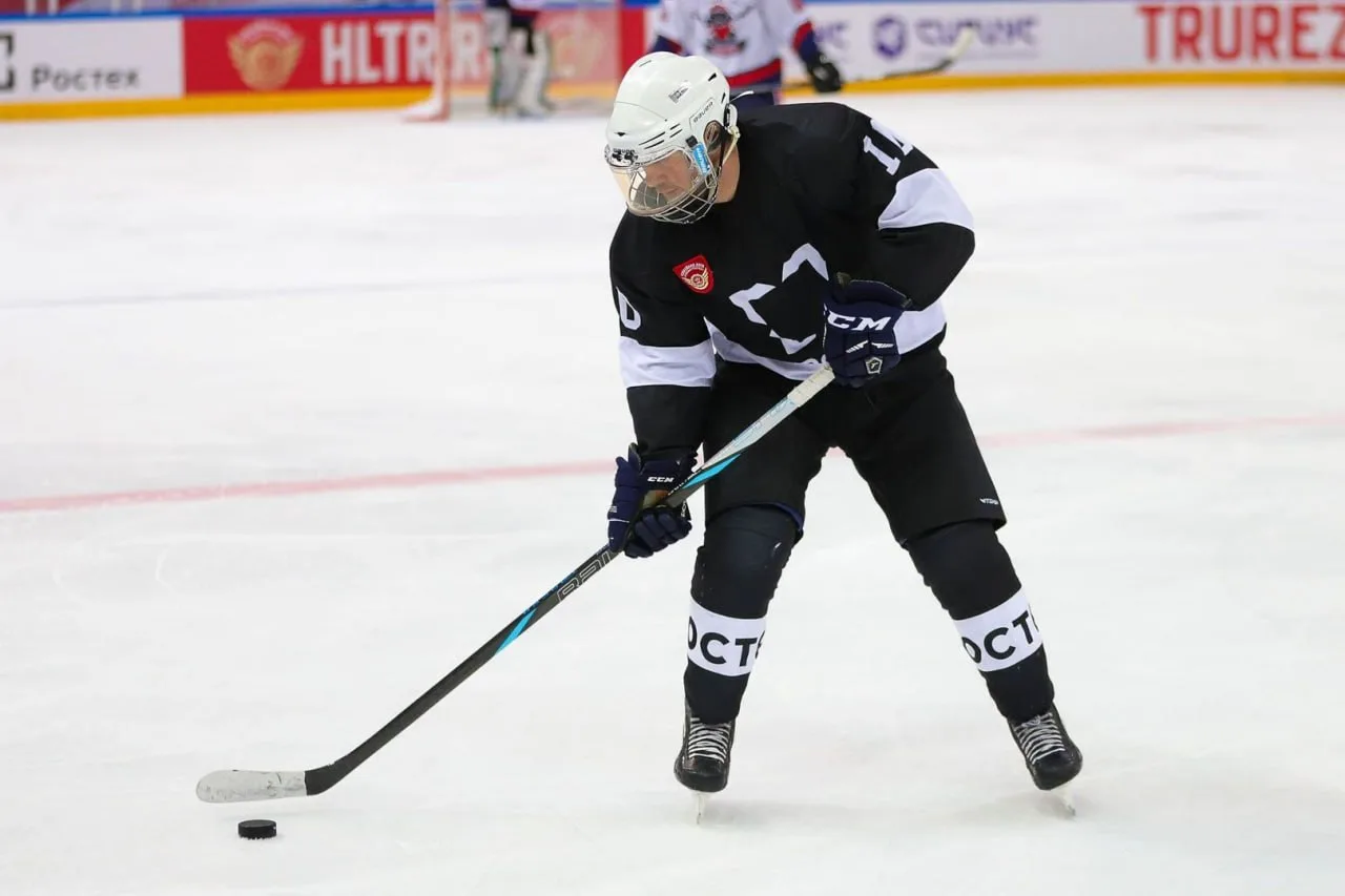 🏒 Хоккеисты Ростеха взяли Кубок «Трудовых резервов» на олимпийском льду Сочи.  Сборная Ростеха вперв