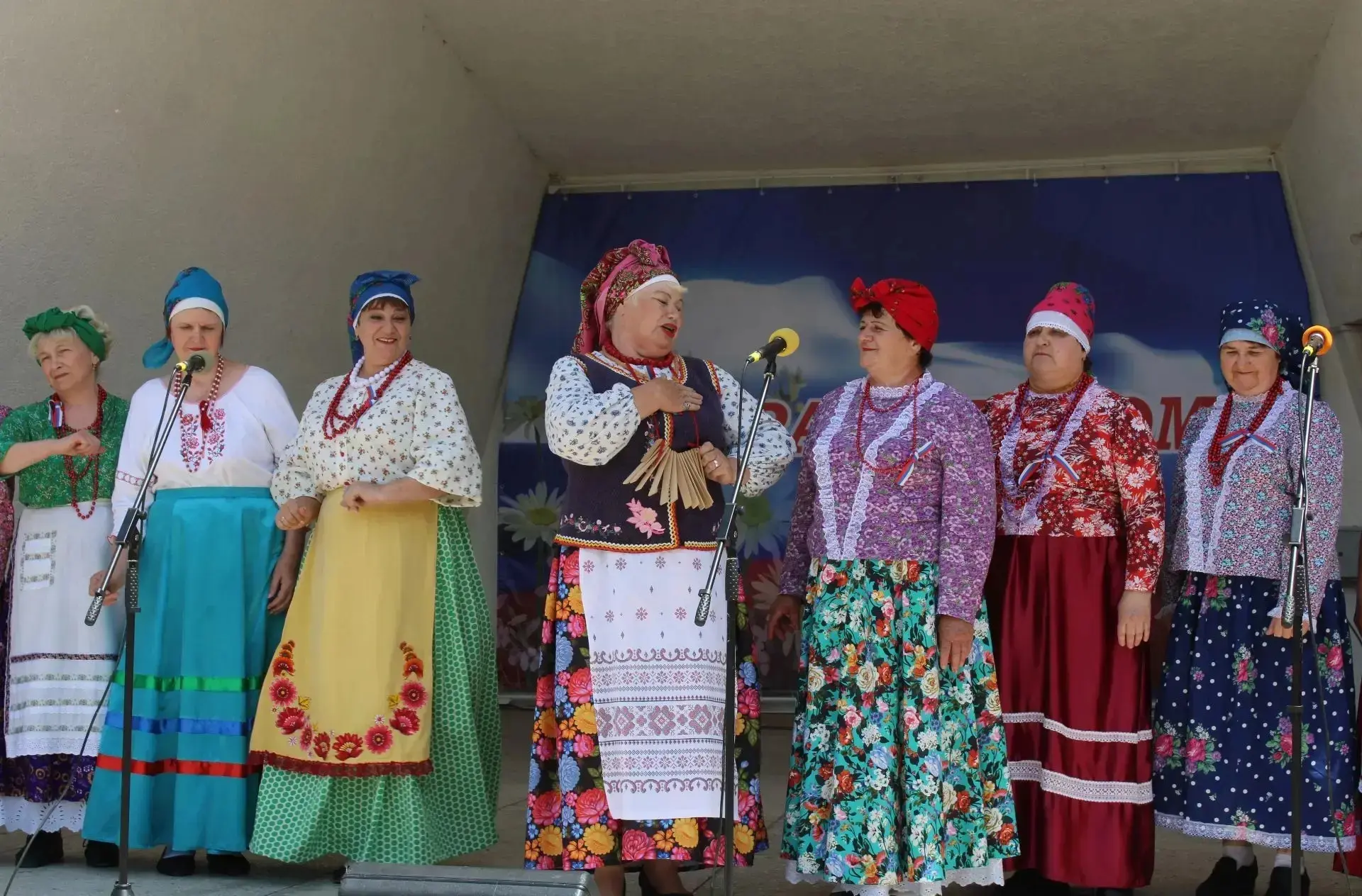 Играй, гармонь - звени, частушка!
Сегодня,в Светлограде состоялся традиционный фестиваль фольклорног