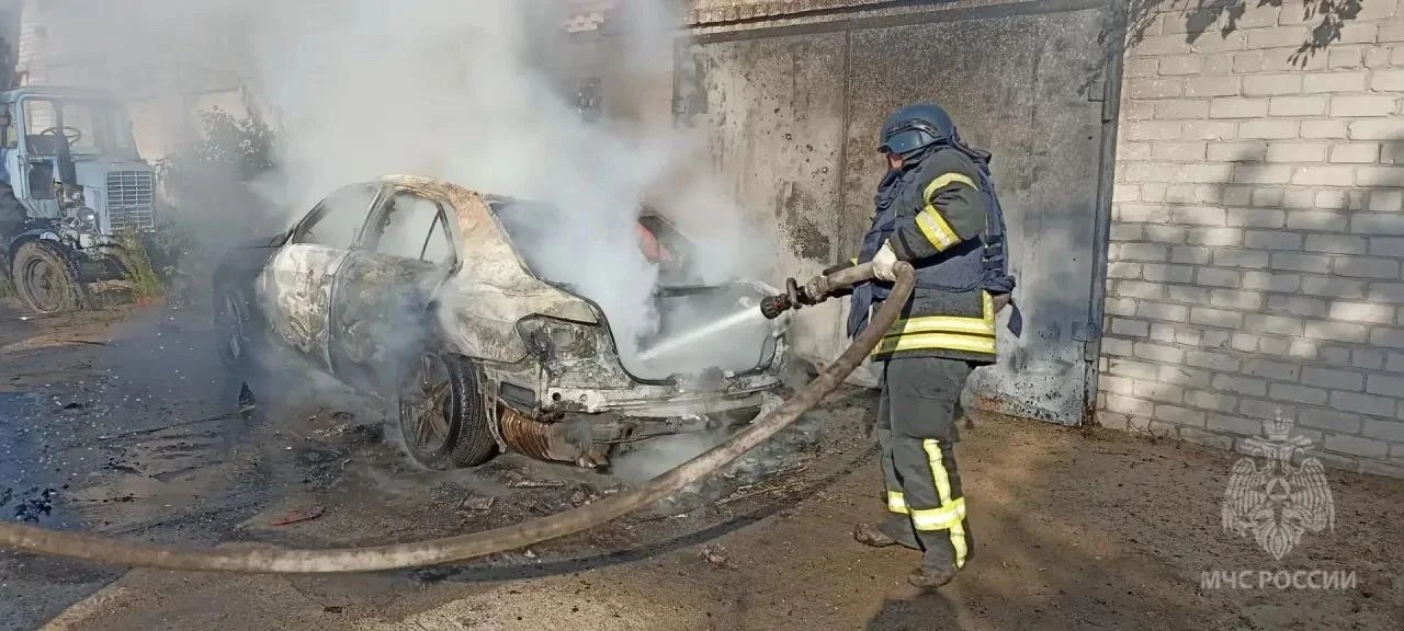 ❗️ Жилой дом едва не загорелся после атаки БПЛА в Рубежном