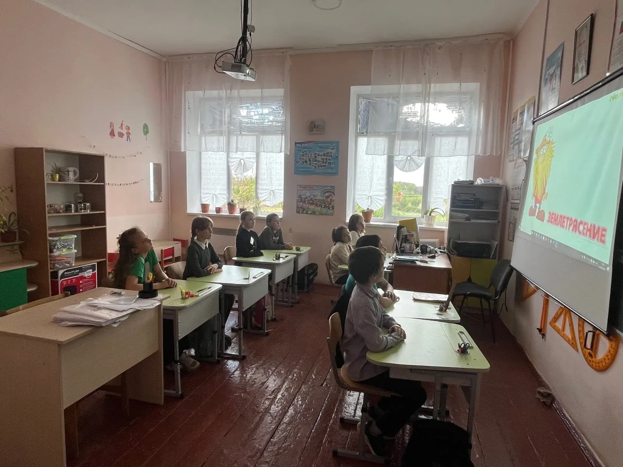 Урок безопасности  В ГБУ ОО ЗО «Проминевская средняя общеобразовательная школа № 16» Мелитопольского