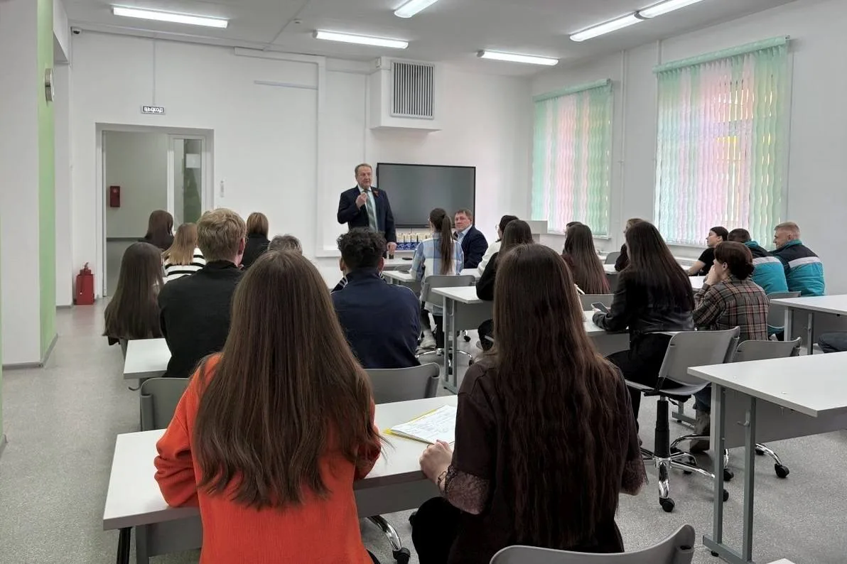 За будущее и образование: Свободный и АГХК привлекают учителей в город  В Свободном будущих педагого