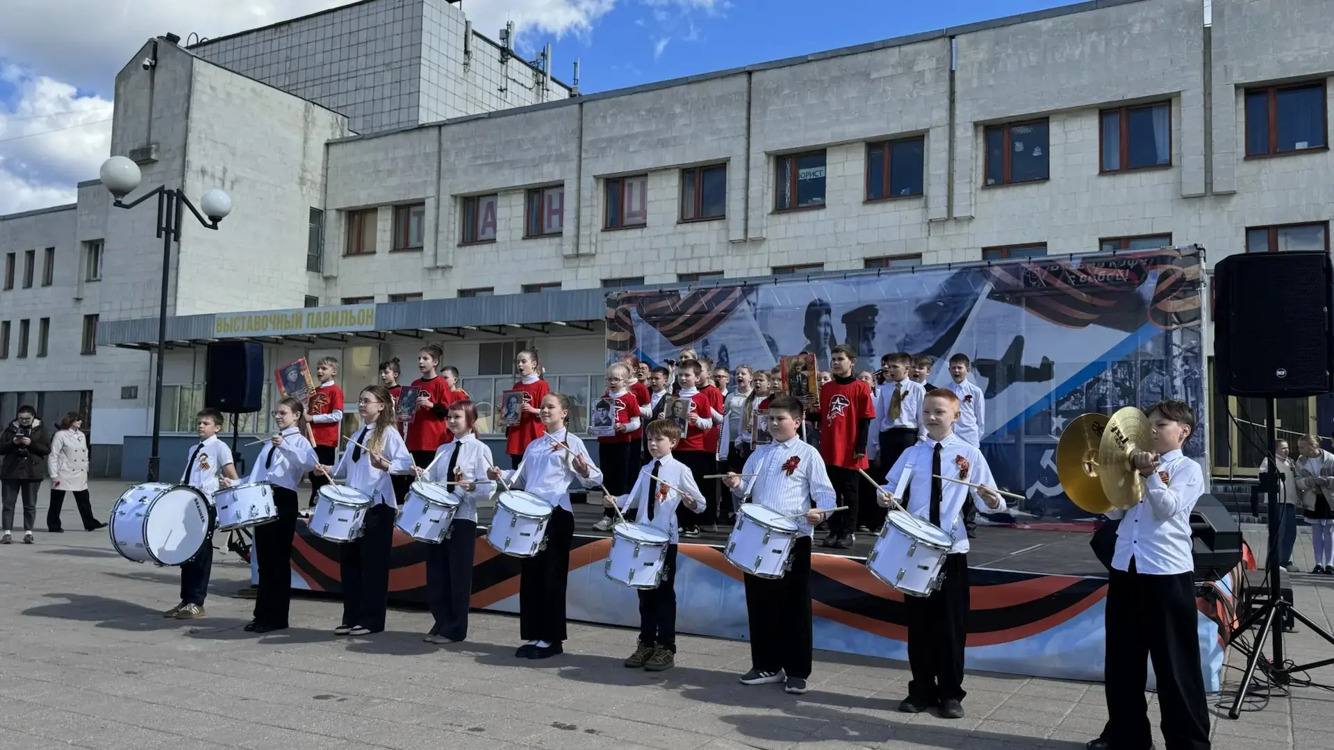 ДЕНЬ ПОБЕДЫ⭐️  Сегодня на площади Ф. Я. Федулова прошел традиционный праздничный концерт для жителей