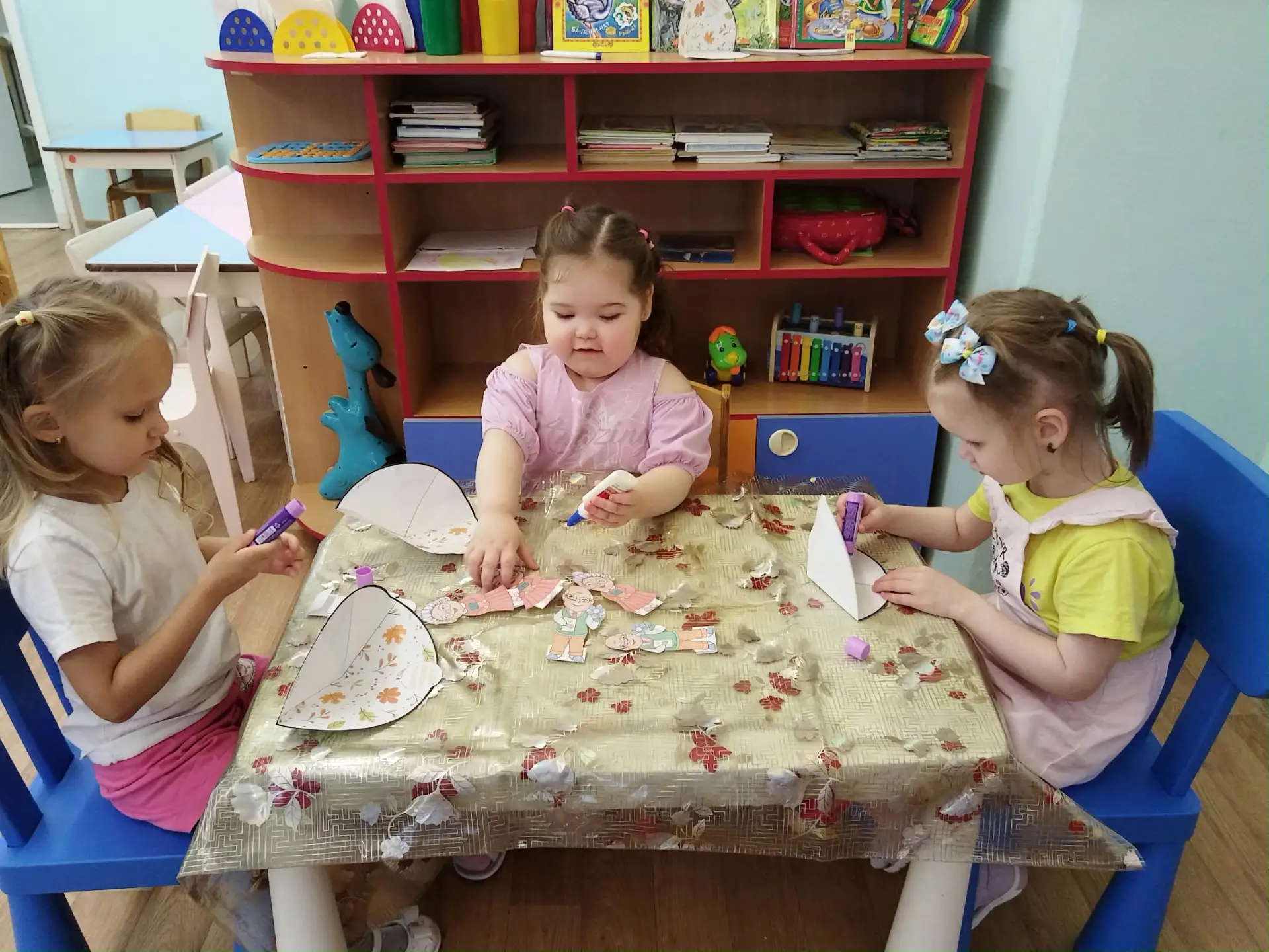 Международный день пожилого человека👵 во второй младшей группе.