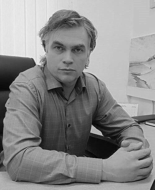 В Москве в аварии погиб Дмитрий Ларин, заместитель председателя правления Генбанка. Он ...