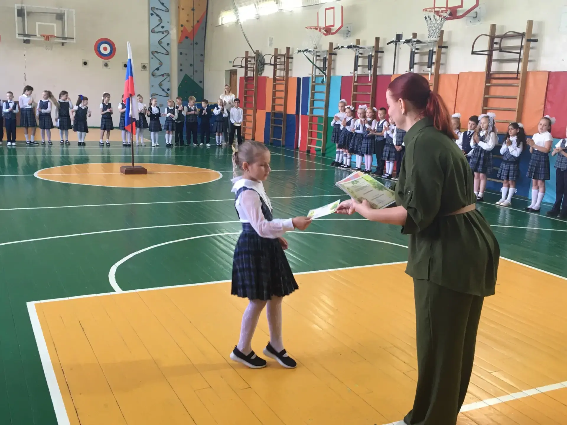 📌 Подводим итоги четверти: 1, 2 и 3 классы ✅  Сегодня, 25 мая, на линейке мы подвели итоги четверти.