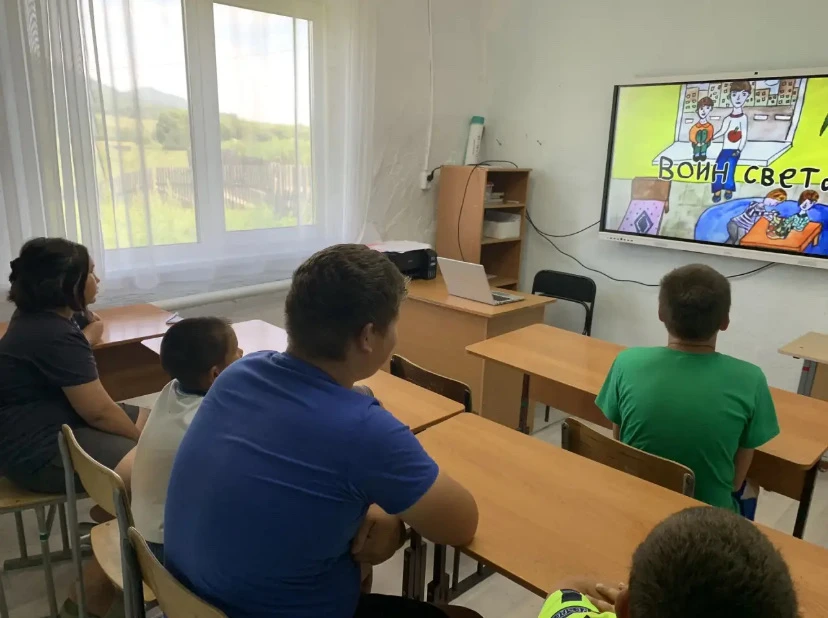 Ученики Тондошенской школы продолжают участвовать в проекте «Киноуроки в школах России»ребята посмот