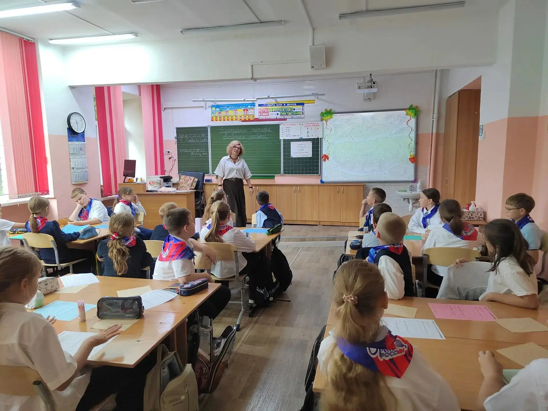 🏙️📜 «Путешествие в Древний Новгород с мальчиком Онфимом»: ещё одно приключение в рамк...