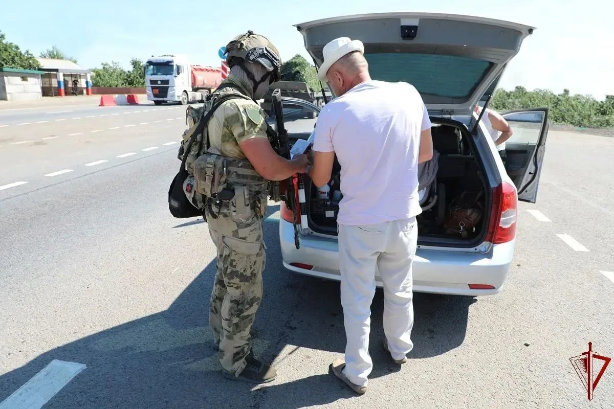 Росгвардейцы за месяц задержали на блокпостах в ЛНР