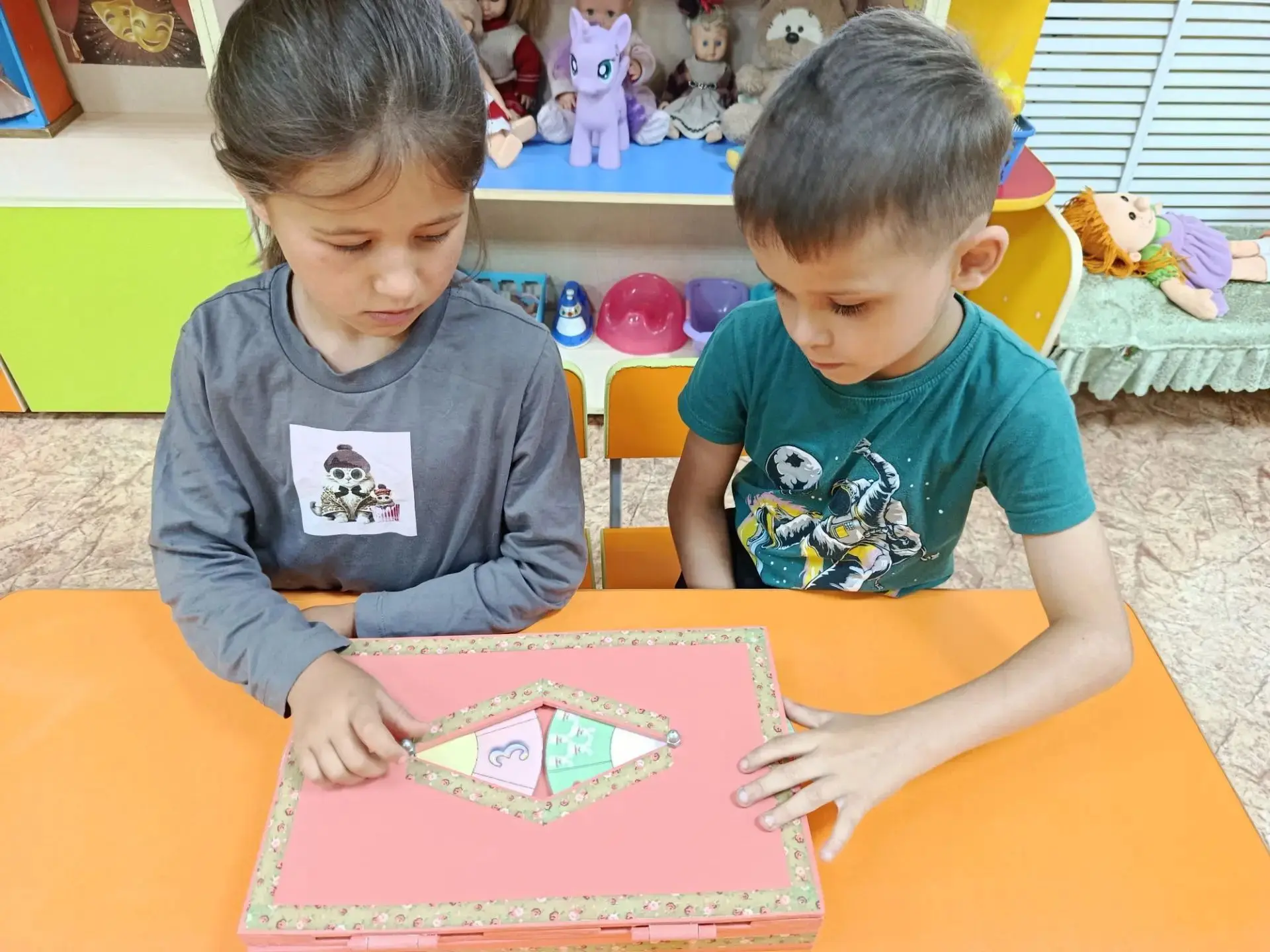 🌀Круги Луллия🌀
 Волшебство познания и развития! 
Сегодня ребята играли в игры: "Найди тень животно