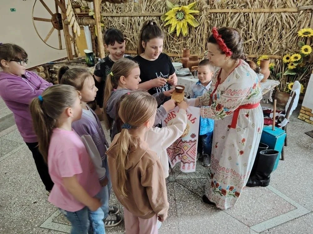 🌙 «НОЧЬ МУЗЕЕВ» В СДК СТ. УСПЕНСКОЙ: ПУТЕШЕСТВИЕ В КУБАНСКИЙ УГОЛОК 🏡  Сегодня наш Дом культуры на ц
