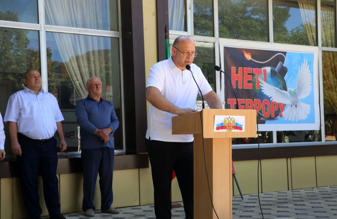 «Помнить, чтобы жизнь продолжалась»: в Кайтагском районе почтили память жертв терроризма