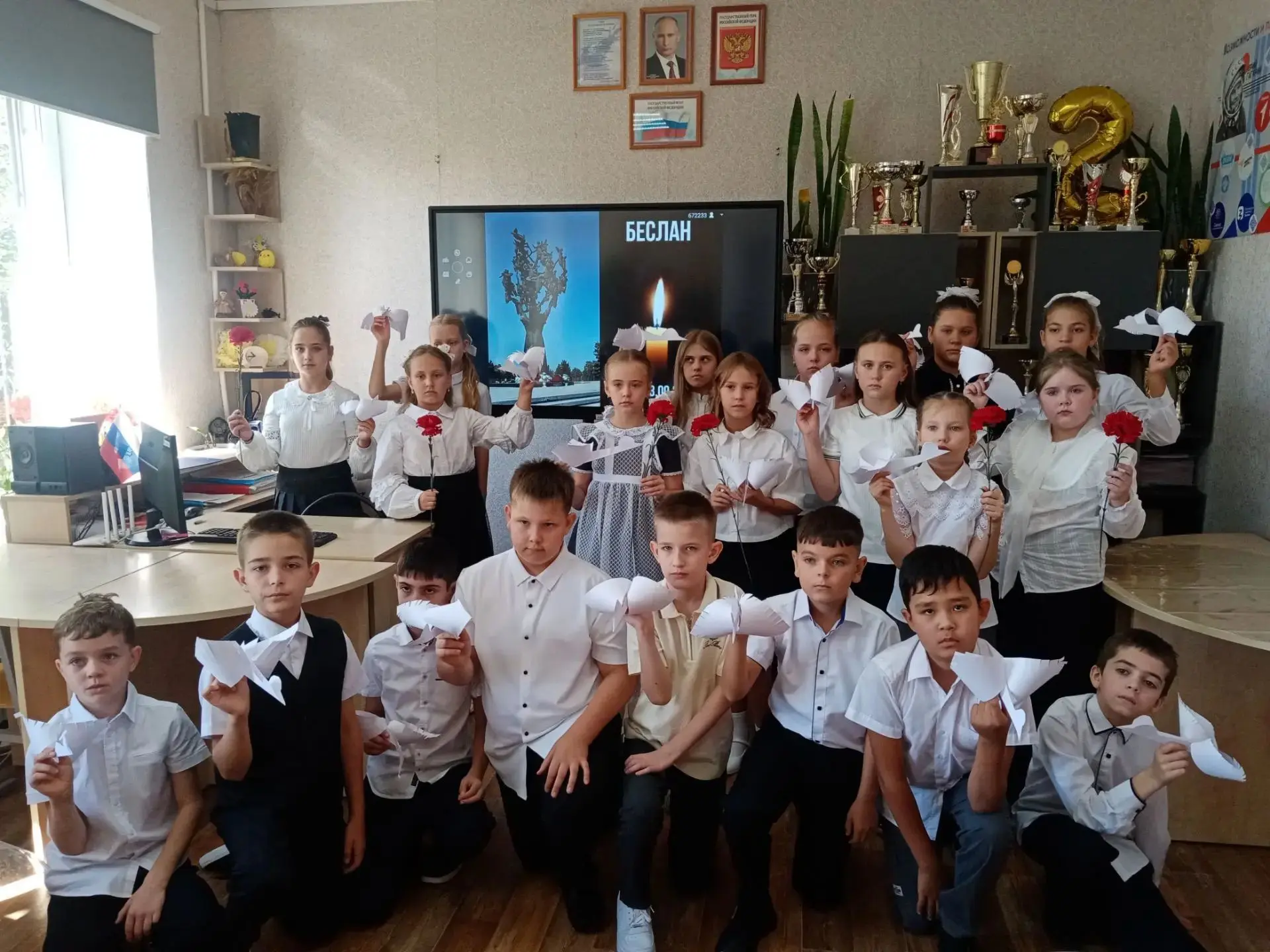 «Ученики 4‑А класса посетили Центр Творчества. Для ребят провели классный час, посвящён...