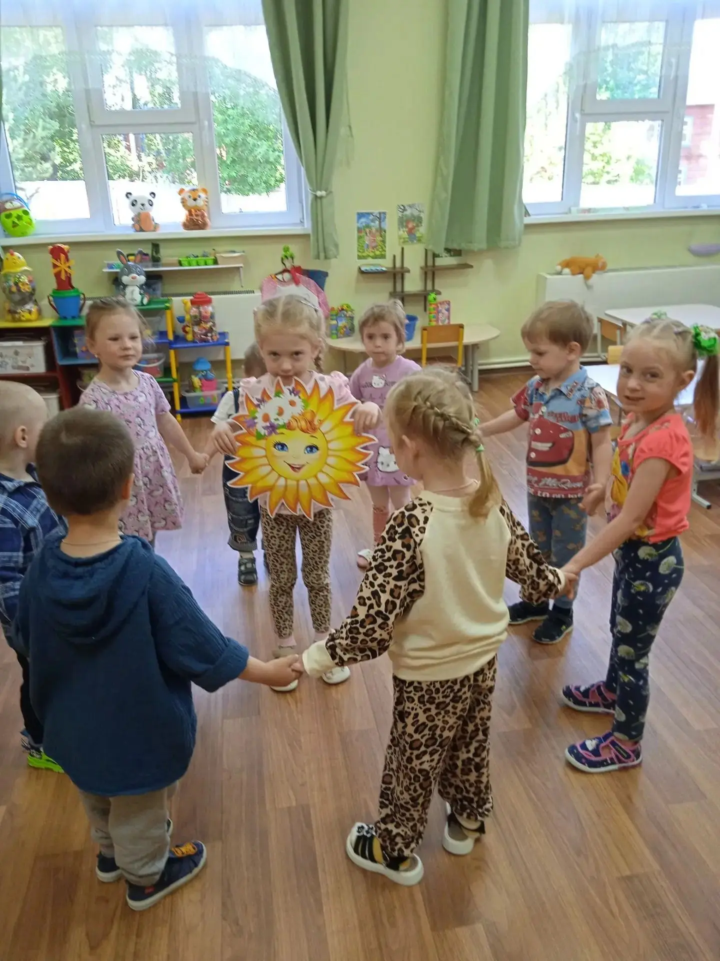 ☀️ Золотые лучики нашего дня: как малыши встречали Солнышко! ☀️Сегодня наши ребята устроили настоящи