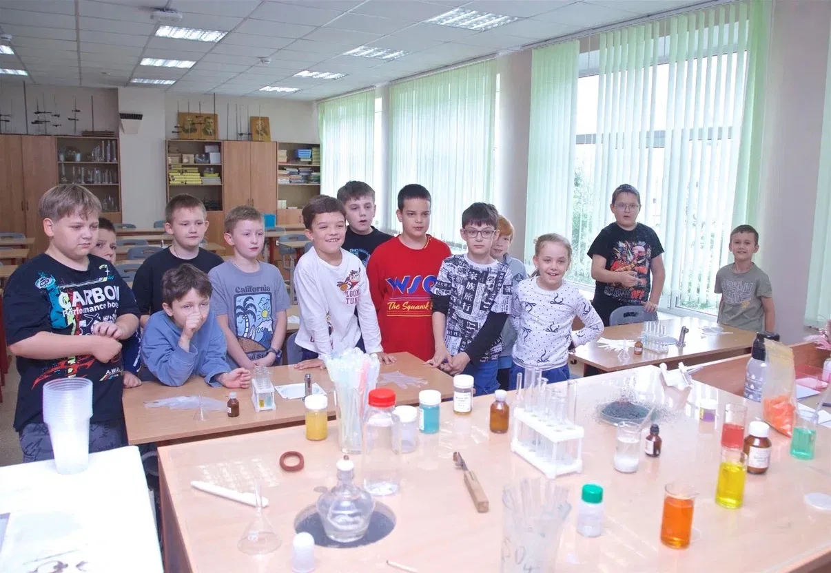 👩‍🔬 «Лето в городе»: погружение в науку!

💥 В «Активных каникулах» каждый день — познавательный, 